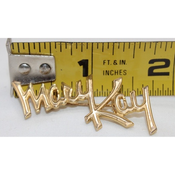 Vintage Mary Kay Lady Memorabilia Lapel Pin Brooch Gold Tone 1960s Consultant - Picture 2 of 3